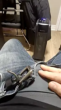 Snapshot of massive_cum chatting on 01.18.25 massive cum online show from 01.18.25