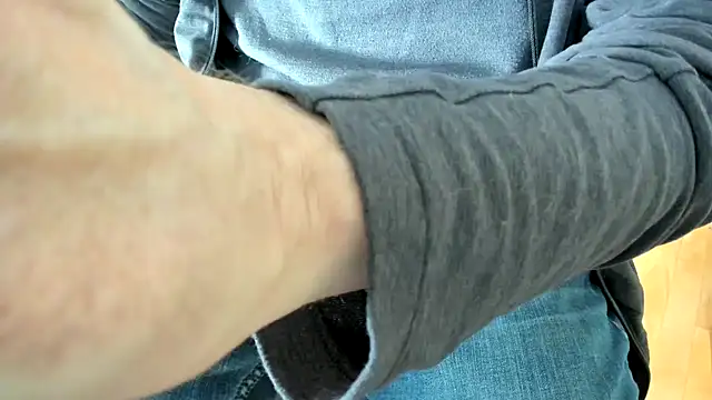 Snapshot of massive_cum chatting on 02.10.25 massive cum online show from 02.10.25