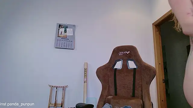 Snapshot of Neko_Kimiko chatting on 11.14.25 Neko Kimiko online show from 11.14.25