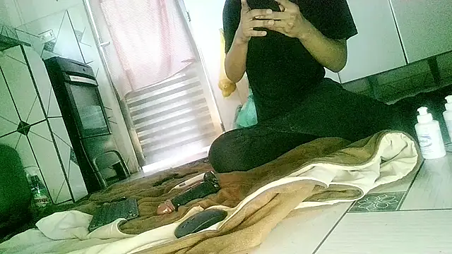 Snapshot of UncutToyBoy23cm chatting on 10.21.25 UncutToyBoy23cm online show from 10.21.25