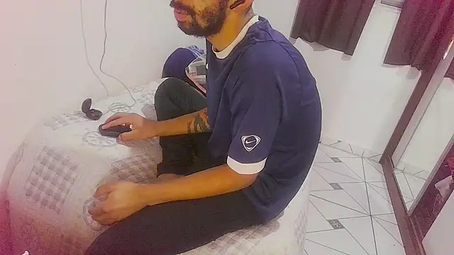 Snapshot of UncutToyBoy23cm chatting on 11.09.25 UncutToyBoy23cm online show from 11.09.25