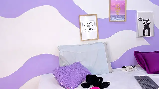 MONAAXXX  online show from 02.17.25