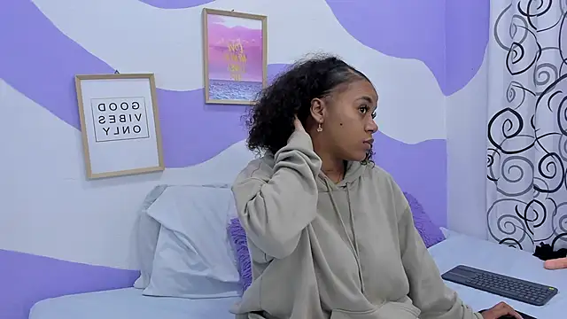 MONAAXXX  online show from 03.20.25