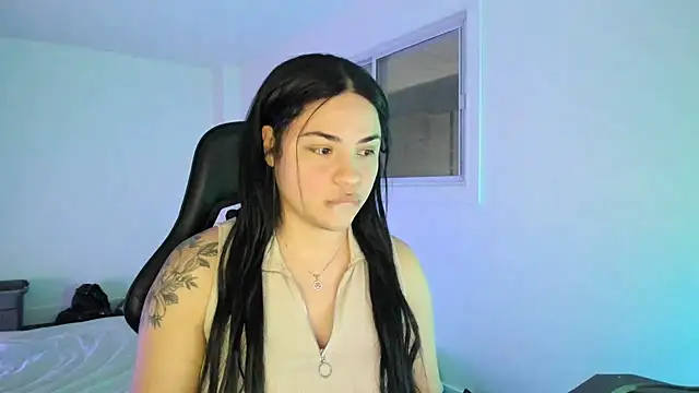 Snapshot of MelSaunders chatting on 02.07.25 MelSaunders online show from 02.07.25