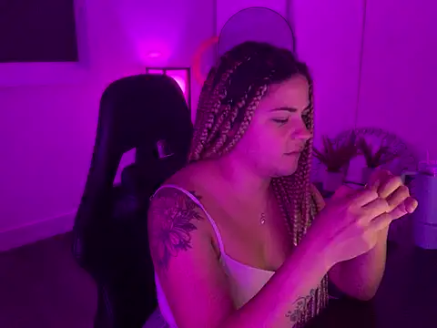 MelSaunders online show from 10.26.25