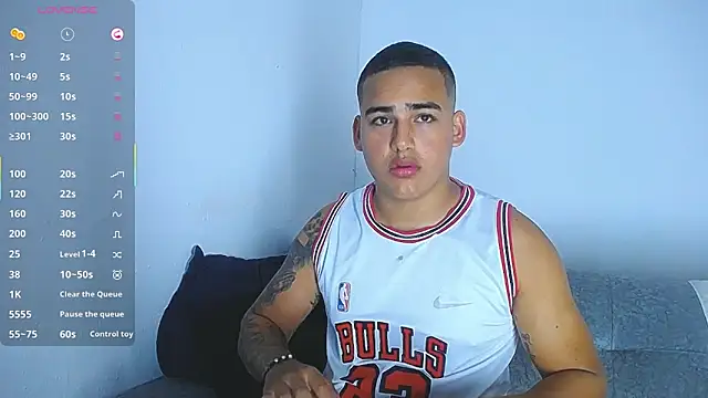 Latino Junge online show from 03.07.25