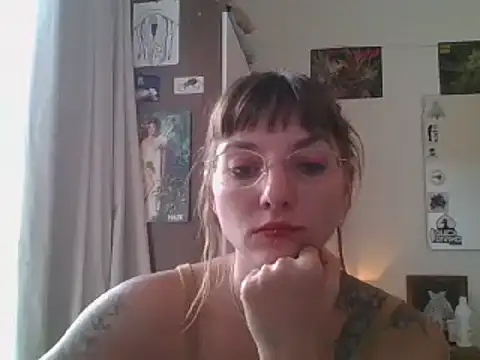 Snapshot of SweetyBabyDemon chatting on 12.01.24 SweetyBabyDemon online show from 12.01.24