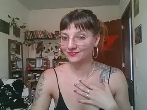 Snapshot of SweetyBabyDemon chatting on 12.04.24 SweetyBabyDemon online show from 12.04.24