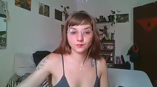 Snapshot of SweetyBabyDemon chatting on 12.12.24 SweetyBabyDemon online show from 12.12.24