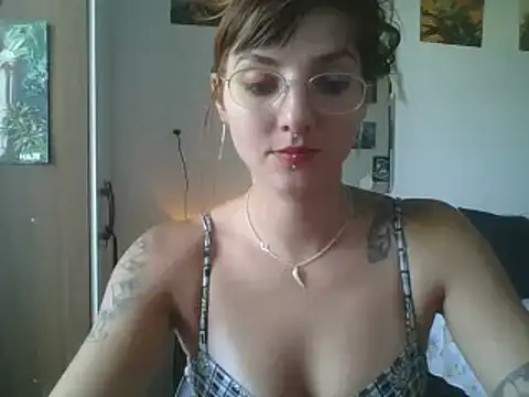 Snapshot of SweetyBabyDemon chatting on 01.12.25 SweetyBabyDemon online show from 01.12.25