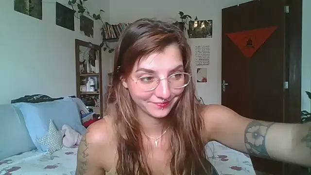 Snapshot of SweetyBabyDemon chatting on 03.10.25 SweetyBabyDemon online show from 03.10.25