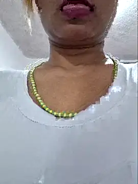 Snapshot of gatadeojosclaros chatting on 10.19.25 gatadeojosclaros online show from 10.19.25