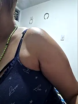 gatadeojosclaros online show from 02.14.26