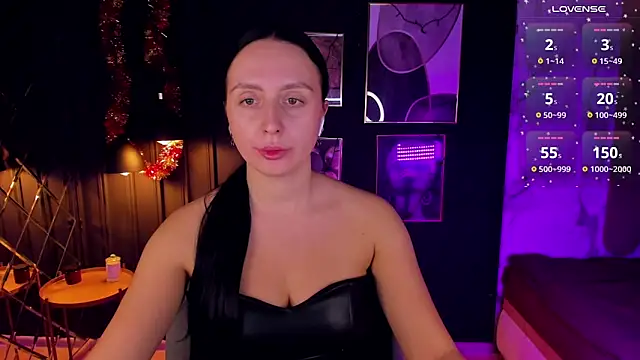 Snapshot of Christy_Calypso chatting on 12.31.24 Christy Calypso online show from 12.31.24