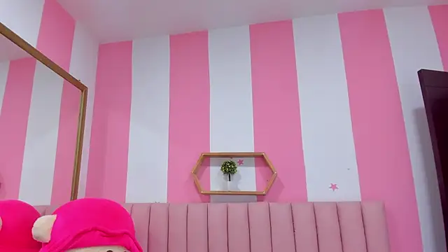 ISABELLA 020 online show from 09.29.25