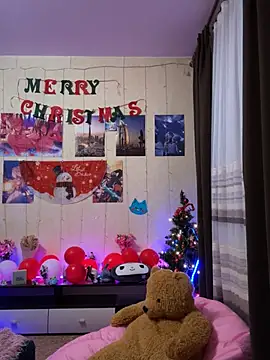 Snapshot of Heart_Ass chatting on 12.29.24 Heart Ass online show from 12.29.24