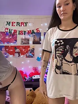 Snapshot of Heart_Ass chatting on 12.30.24 Heart Ass online show from 12.30.24