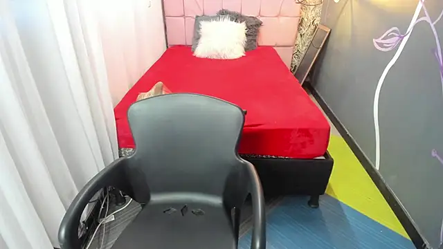 EmmaaEvans  online show from 01.20.25