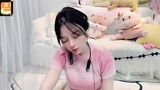 Snapshot of AKiKi711 chatting on 10.07.25 AKiKi711 online show from 10.07.25