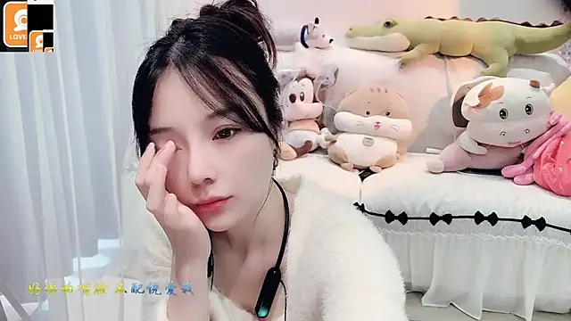 Snapshot of AKiKi711 chatting on 10.16.25 AKiKi711 online show from 10.16.25