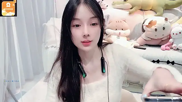 Snapshot of AKiKi711 chatting on 10.19.25 AKiKi711 online show from 10.19.25