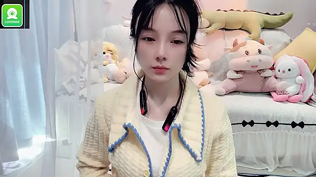 Snapshot of AKiKi711 chatting on 11.02.25 AKiKi711 online show from 11.02.25