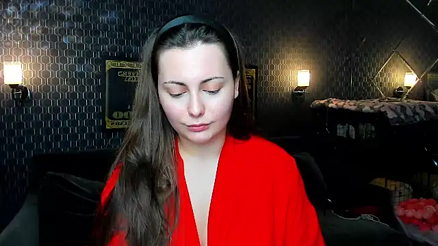 Snapshot of _extraterrestrial_ chatting on 10.14.25 extraterrestrial online show from 10.14.25