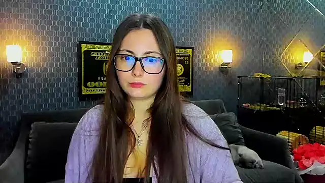 Snapshot of _extraterrestrial_ chatting on 11.13.25 extraterrestrial online show from 11.13.25