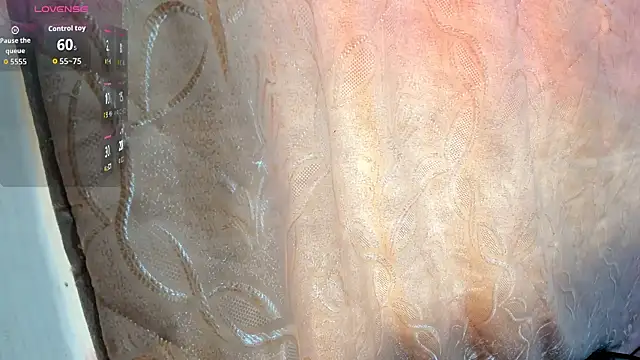 Kylie2211 online show from 12.13.25