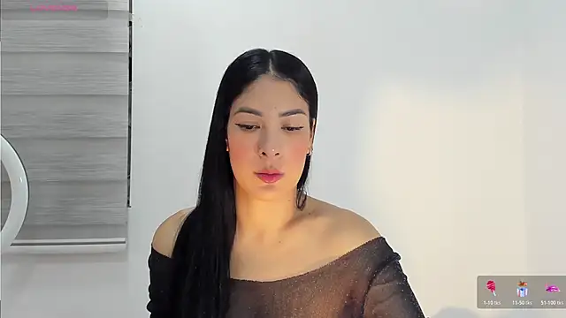 bella hadid1  online show from 11.12.25