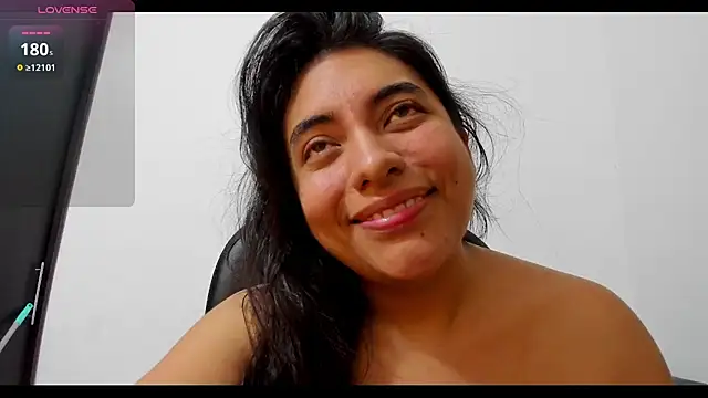 Snapshot of miss_eylens chatting on 09.30.25 miss eylens online show from 09.30.25