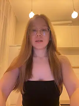 Snapshot of Eva_Weyne chatting on 10.16.25 Eva Weyne online show from 10.16.25