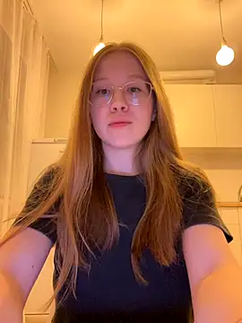Snapshot of Eva_Weyne chatting on 10.23.25 Eva Weyne online show from 10.23.25