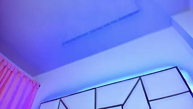 SarayRoyse online show from 01.23.25