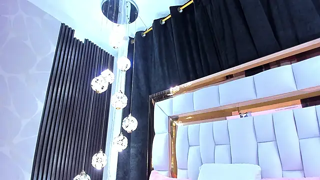 SarayRoyse online show from 03.17.26