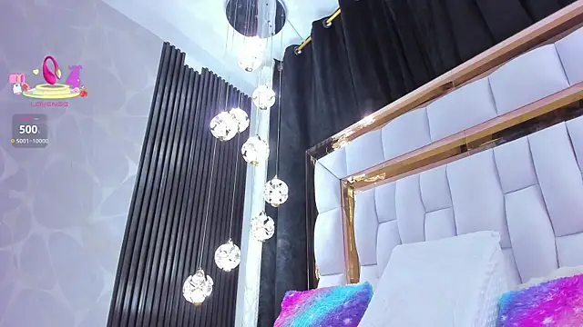 SarayRoyse online show from 04.22.26