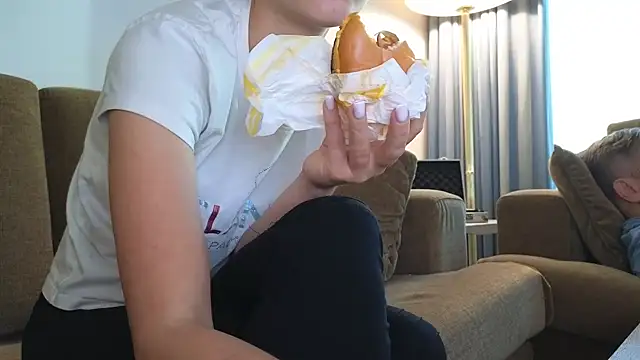 Mr-and-Mrs-Smith online show from 09.24.25