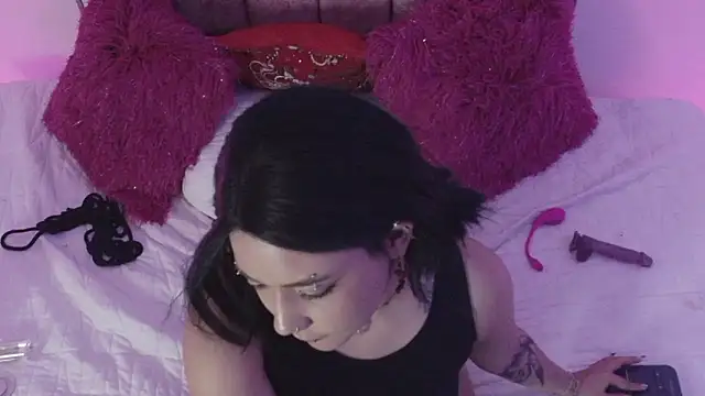 Snapshot of Evelynn chatting on 01.22.25 Evelynn online show from 01.22.25