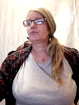 irinamaux online show from 02.13.25