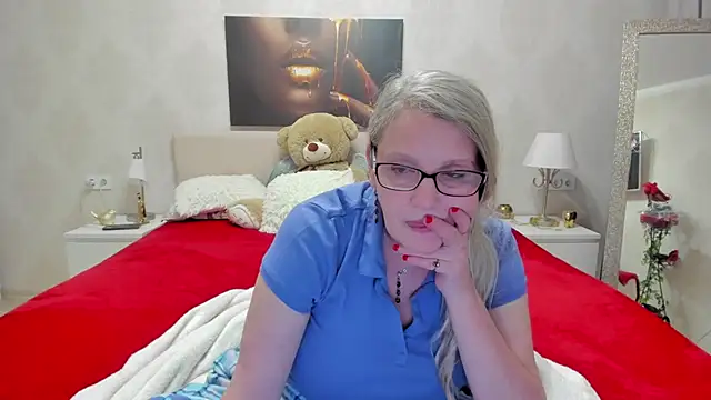 irinamaux online show from 02.14.25