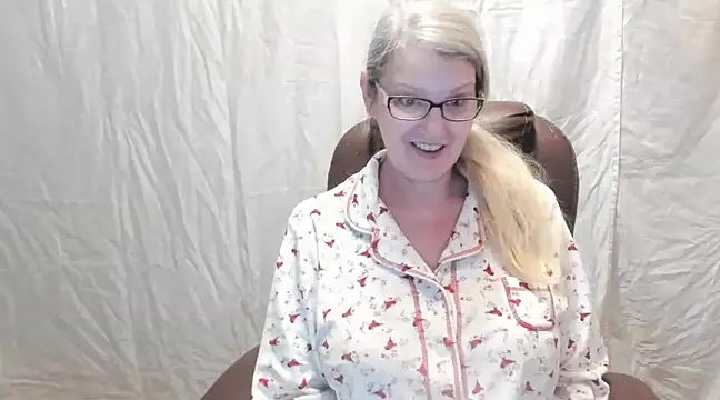 irinamaux online show from 02.19.25