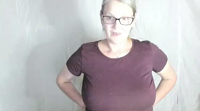 irinamaux online show from 02.22.25