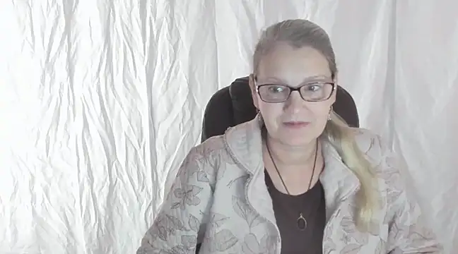 irinamaux online show from 02.23.25