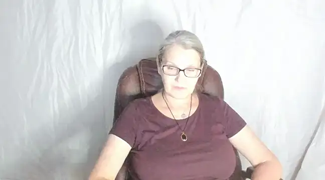 irinamaux online show from 02.23.25