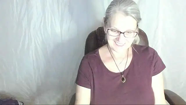 irinamaux online show from 02.28.25