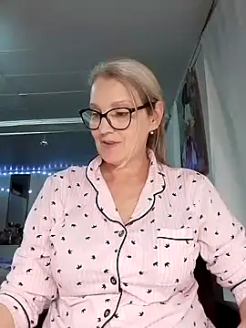 irinamaux online show from 11.21.25