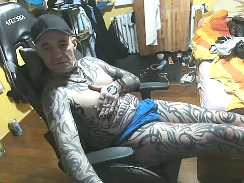 Snapshot of Tomi18cmm2 chatting on 02.18.26 Tomi18cmm2 online show from 02.18.26