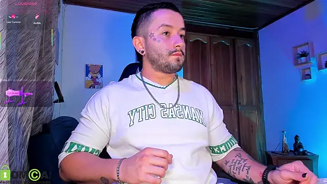 Snapshot of Alex_maraj chatting on 11.16.25 Alex maraj online show from 11.16.25