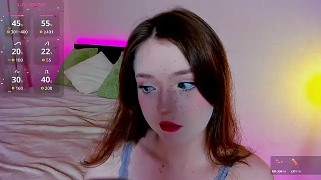 Snapshot of lexxxxxxi chatting on 10.10.25 lexxxxxxi online show from 10.10.25