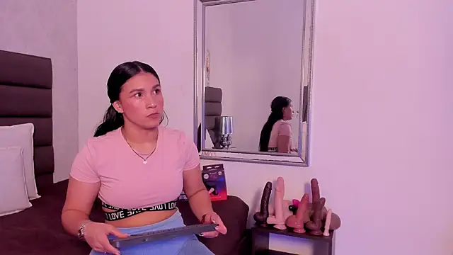 Sofi Perez  online show from 09.12.25